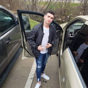 Meet your Posher, Claudio